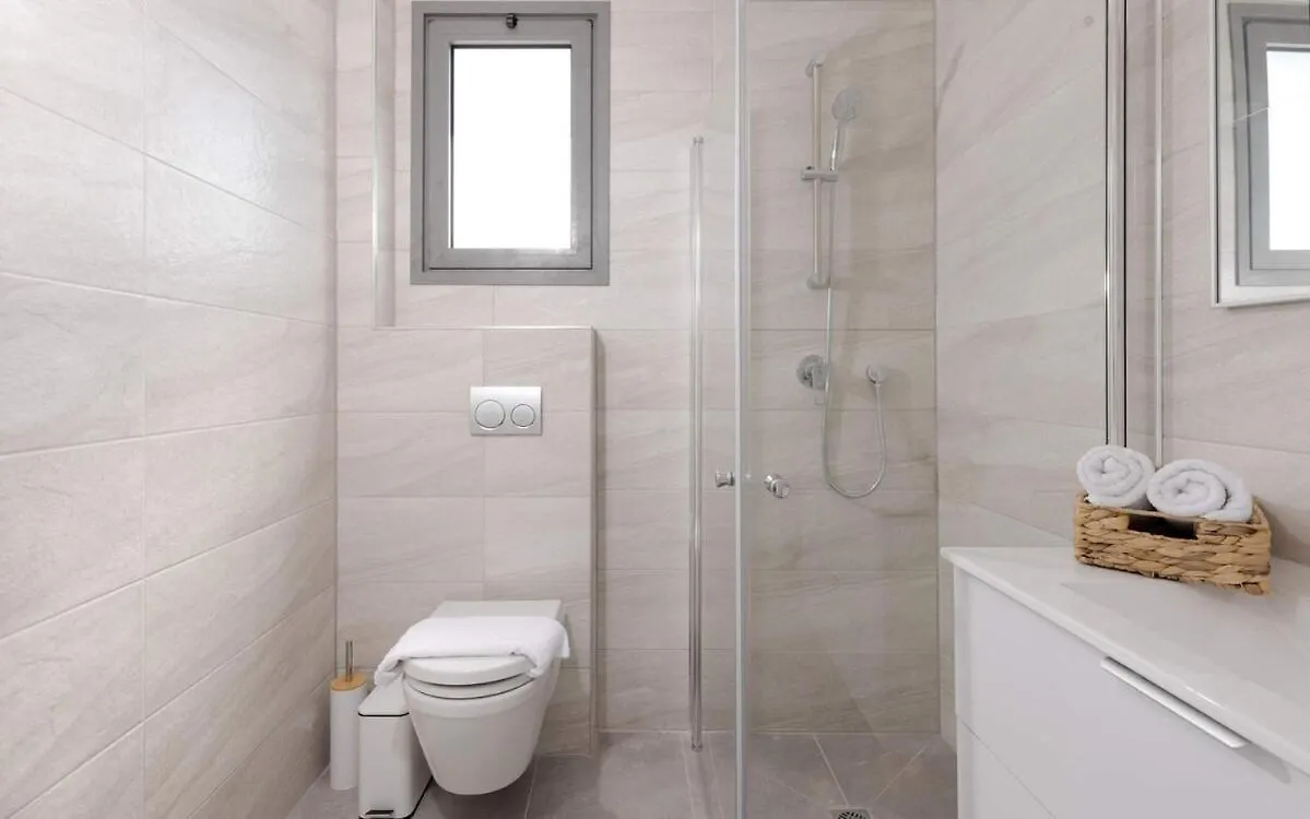 Spacious & Luxurious Family Apartment With Balcony Eilat