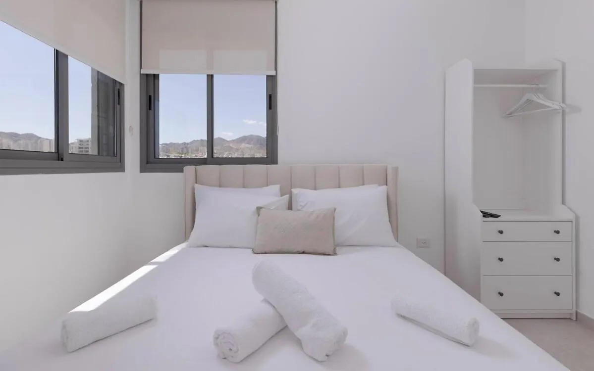 Spacious & Luxurious Family Apartment With Balcony Eilat